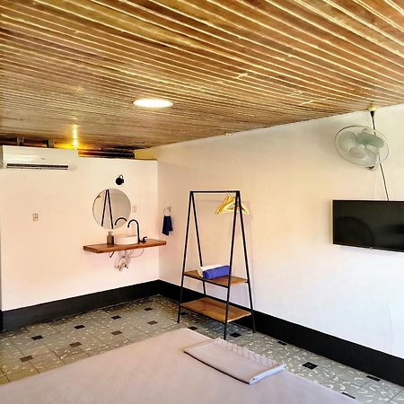 Poco A Poco Junior Hostel León Екстериор снимка