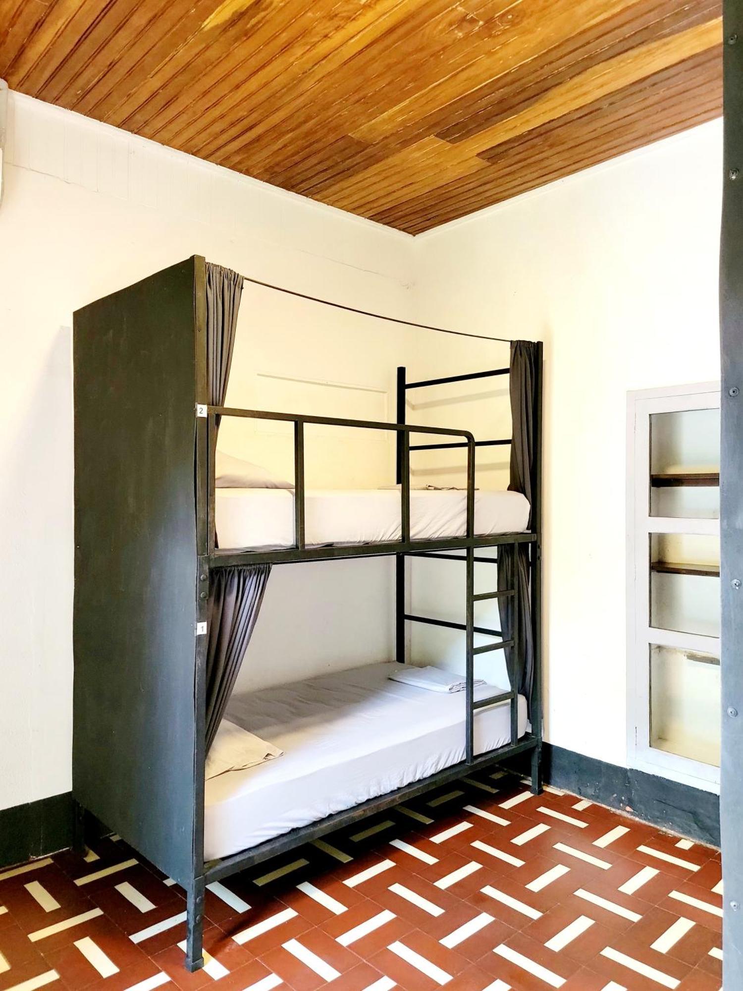 Poco A Poco Junior Hostel León Екстериор снимка