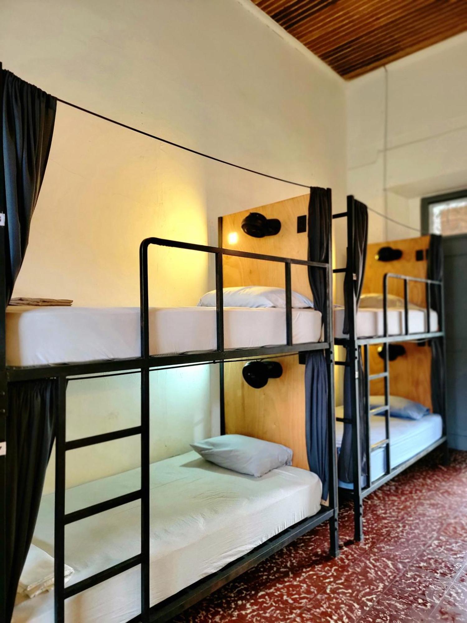 Poco A Poco Junior Hostel León Екстериор снимка