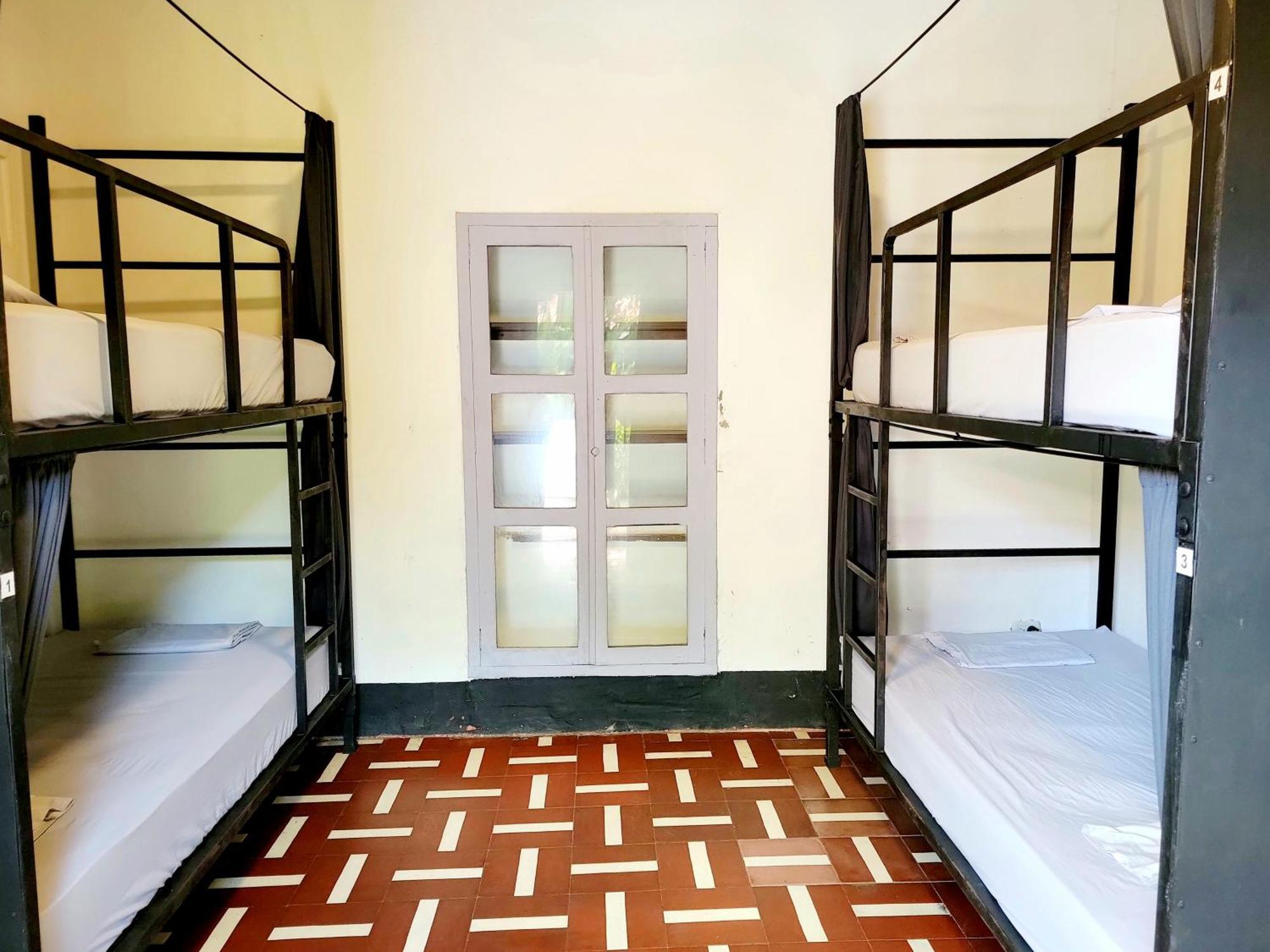 Poco A Poco Junior Hostel León Екстериор снимка