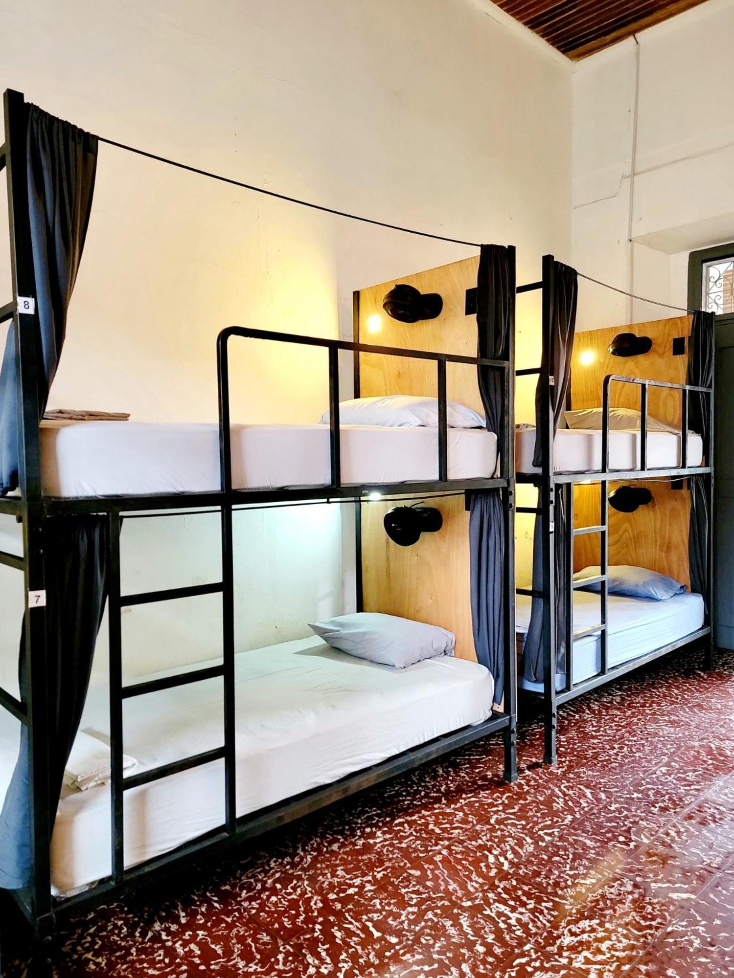 Poco A Poco Junior Hostel León Екстериор снимка