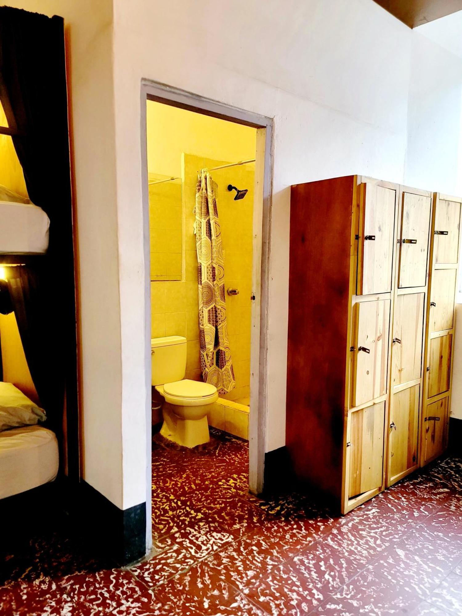 Poco A Poco Junior Hostel León Екстериор снимка