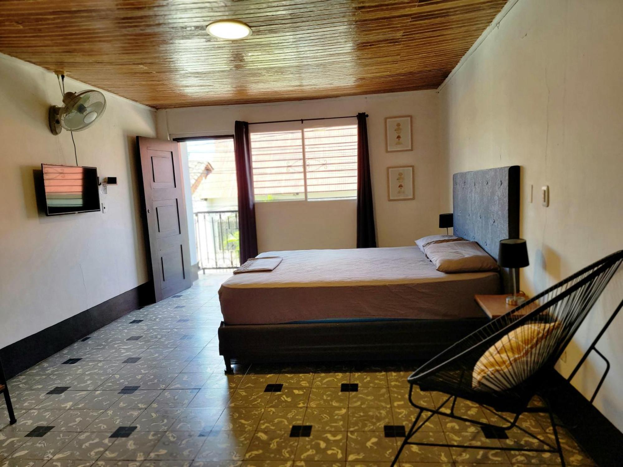 Poco A Poco Junior Hostel León Екстериор снимка